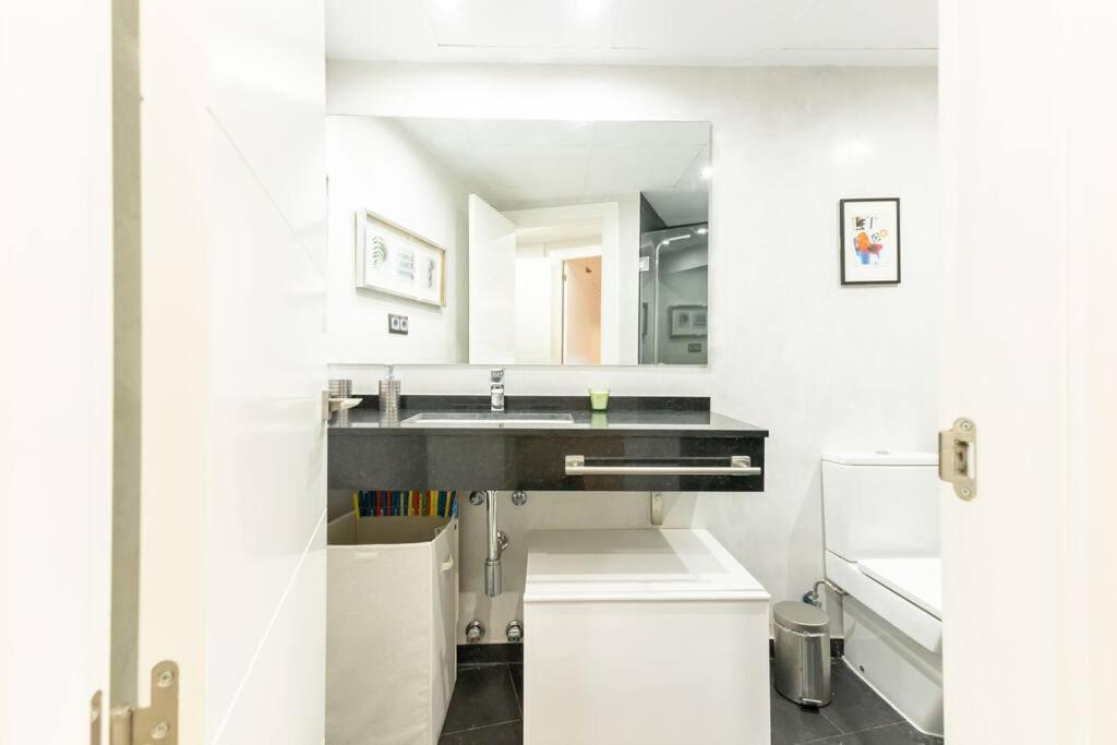 Pajaritos Center Suite By Valcambre Sevilla Buitenkant foto