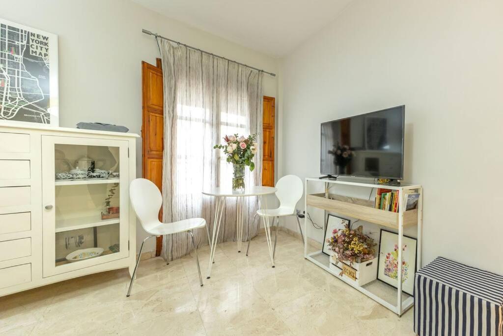 Pajaritos Center Suite By Valcambre Sevilla Buitenkant foto