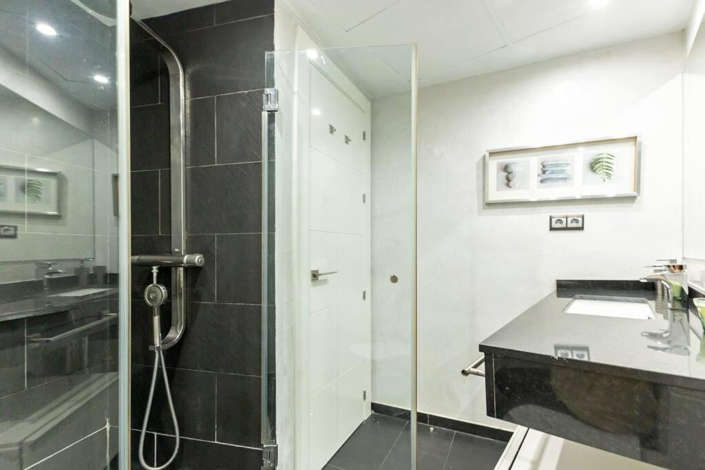 Pajaritos Center Suite By Valcambre Sevilla Buitenkant foto