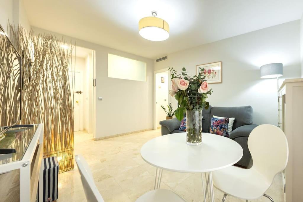 Pajaritos Center Suite By Valcambre Sevilla Buitenkant foto